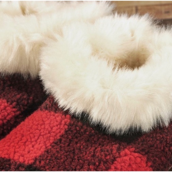1 LEFT! Buffalo Plaid Fur Lined Ultra Soft Non Slip Stay Home Weekend Slipper - Picture 4 of 5